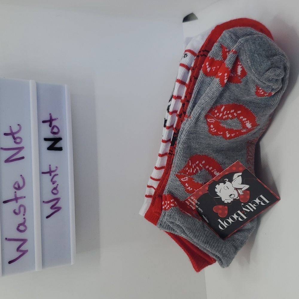 BNWT Betty Boop No-Show Socks 5pk